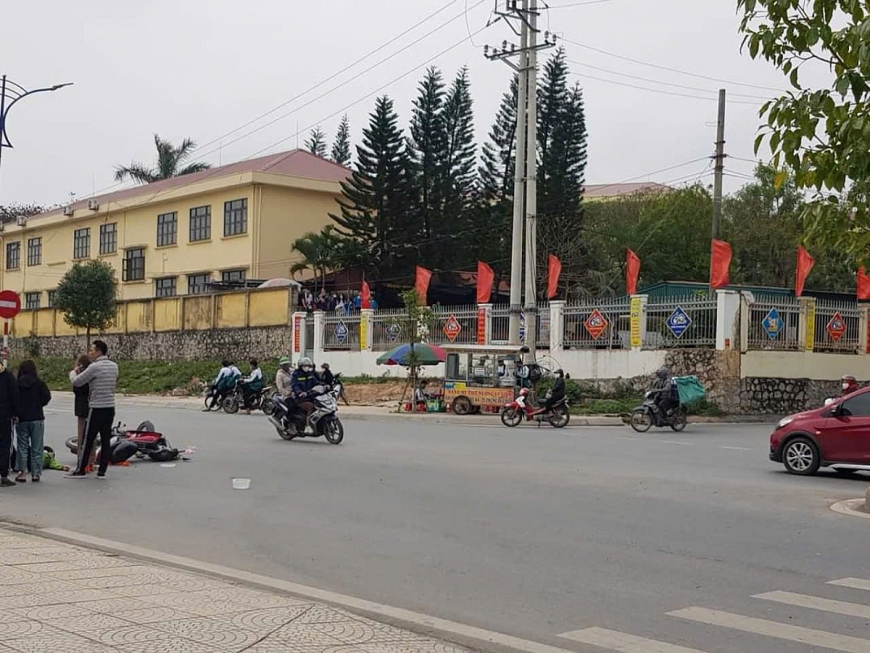            Hiện trường một vụ tai nạn trên tỉnh lộ  338 thuộc địa bàn TX. Quảng Yên