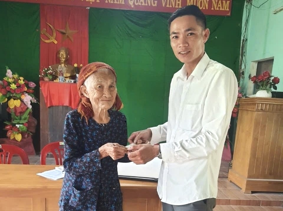 Tổ chức Hỗ trợ NCT Quốc tế (HAI) tại Việt Nam và các địa phương tiếp tục hỗ trợ NCT khắc phục hậu quả cơn bão số 3