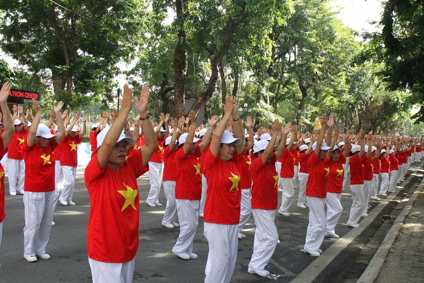 Hơn 3.000 NCT tham gia đồng diễn bài dưỡng sinh