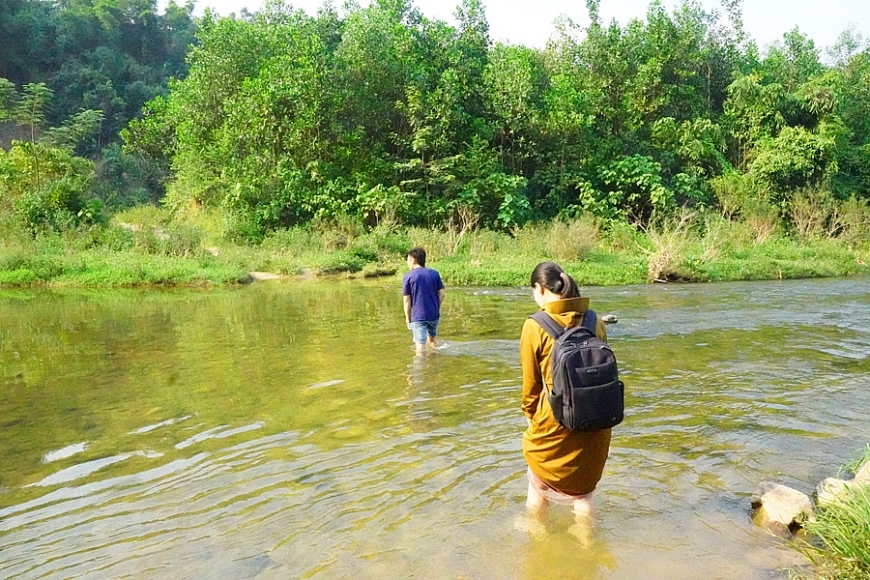 Heo hút bản nghèo