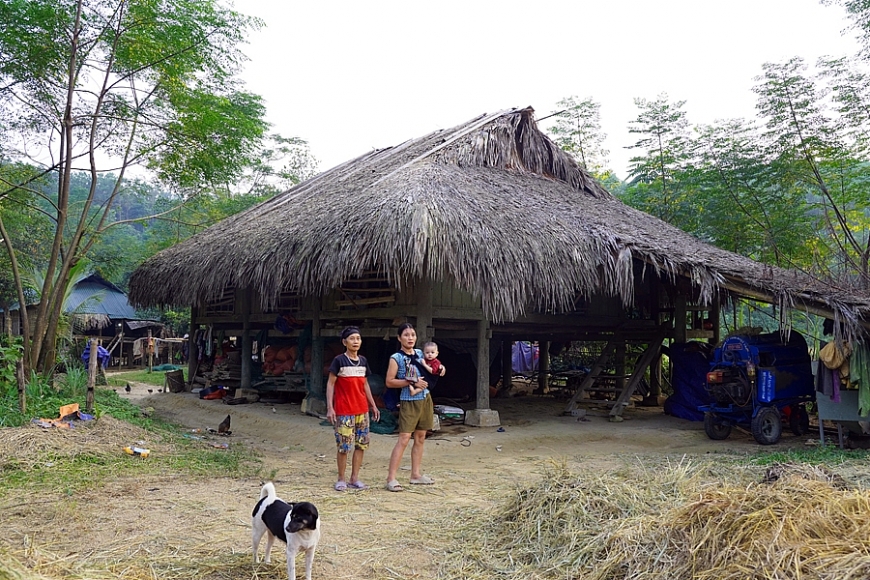 Heo hút bản nghèo