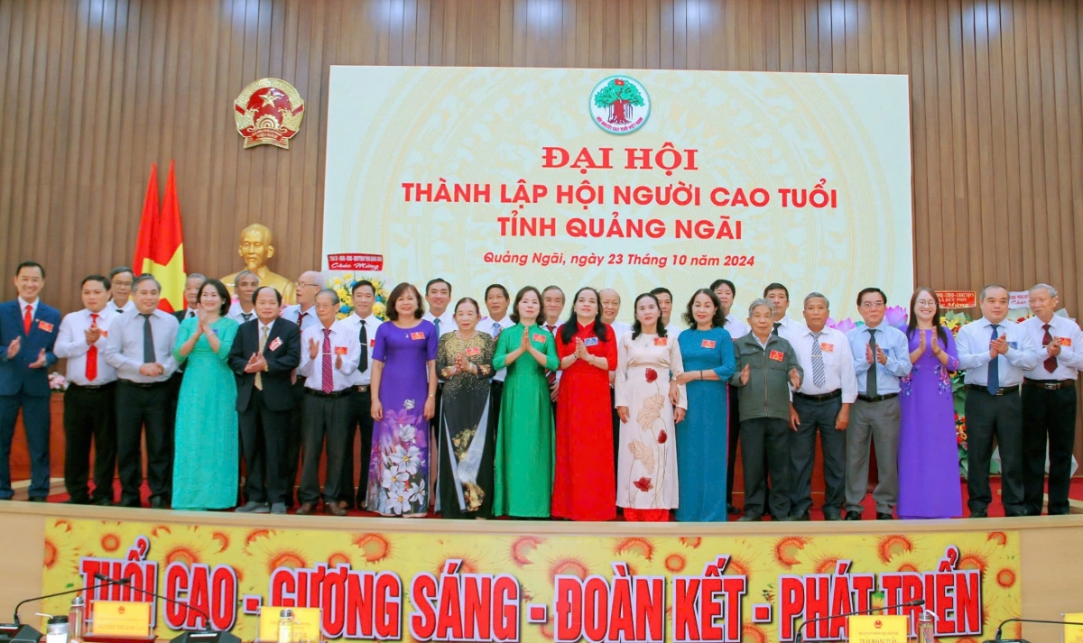 Bà Phạm Thị Thu Trang được bầu làm Chủ tịch Hội NCT tỉnh Quảng Ngãi nhiệm kì 2021-2026