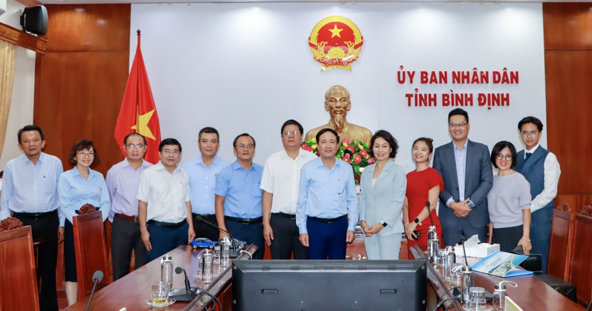 Chủ tịch UBND tỉnh Bình Định làm việc với Tập đoàn Vingroup