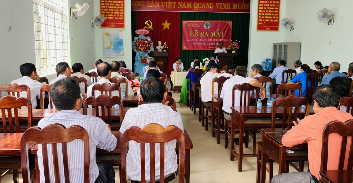 Ra mắt CLB Liên thế hệ tự giúp nhau ở ấp Phú Sơn