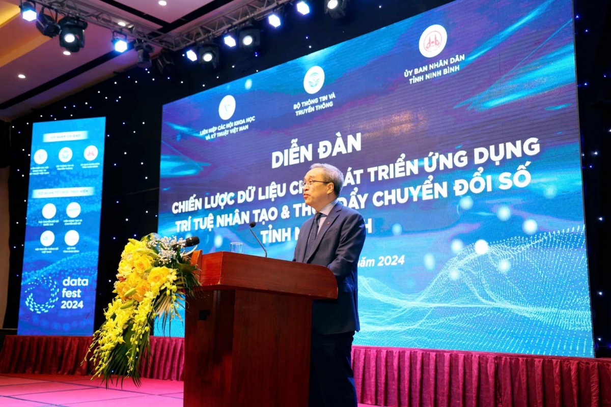 Ông Phan Tâm, Thứ trưởng Bộ TT-TT phát biểu tại sự kiện