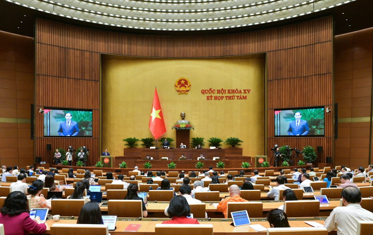 Quốc hội thảo luận ở hội trường về một số nội dung còn ý kiến khác nhau của dự thảo Luật Phòng không nhân dân