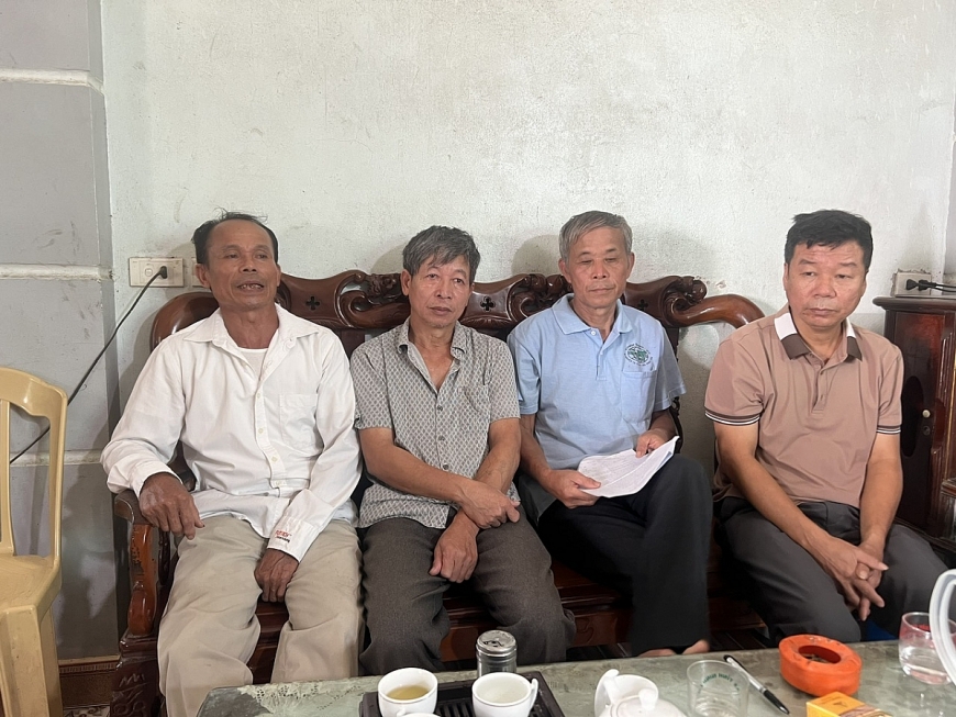 Một số người dân bức xúc tố cáo vì cho rằng sai phạm chưa được xử lí triệt để.