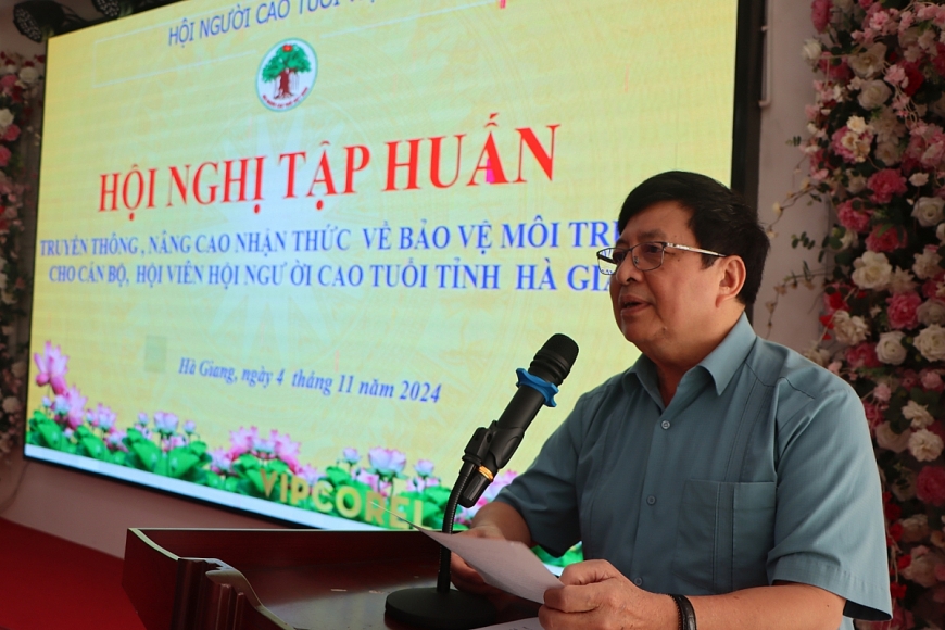 Trưởng Ban Phát huy vai trò NCT, Hội NCT Việt Nam Nguyễn Văn Chính phát biểu tại Hội nghị.