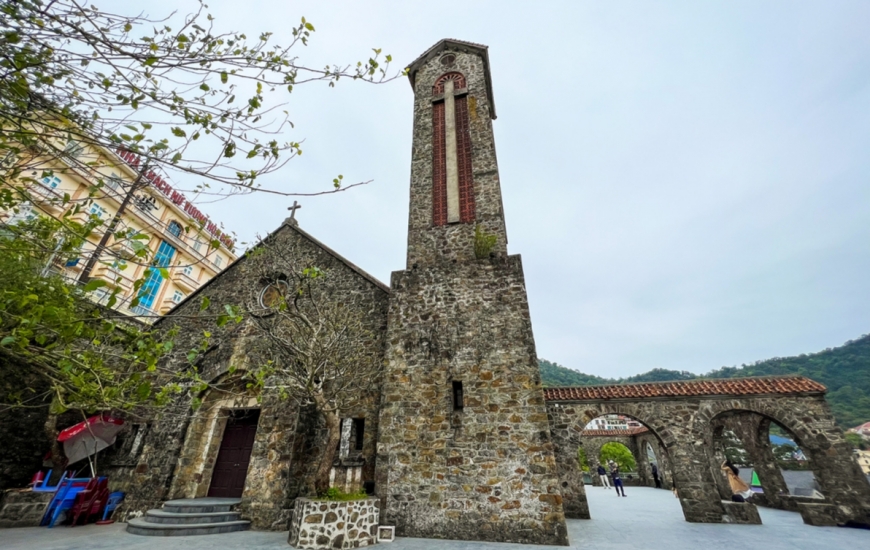 Nhà thờ đá Tam Đảo.