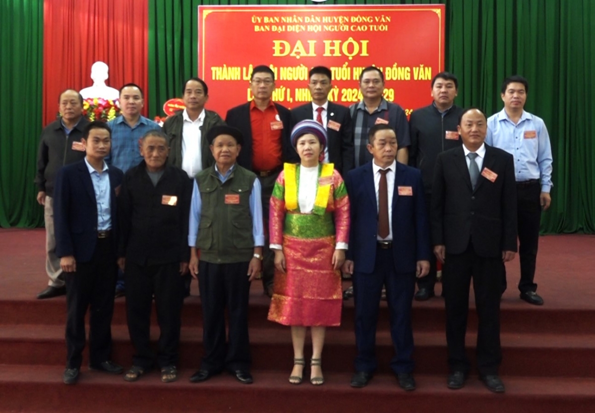 Ban Chấp hành Hội NCT huyện Đồng Văn ra mắt Đại hội