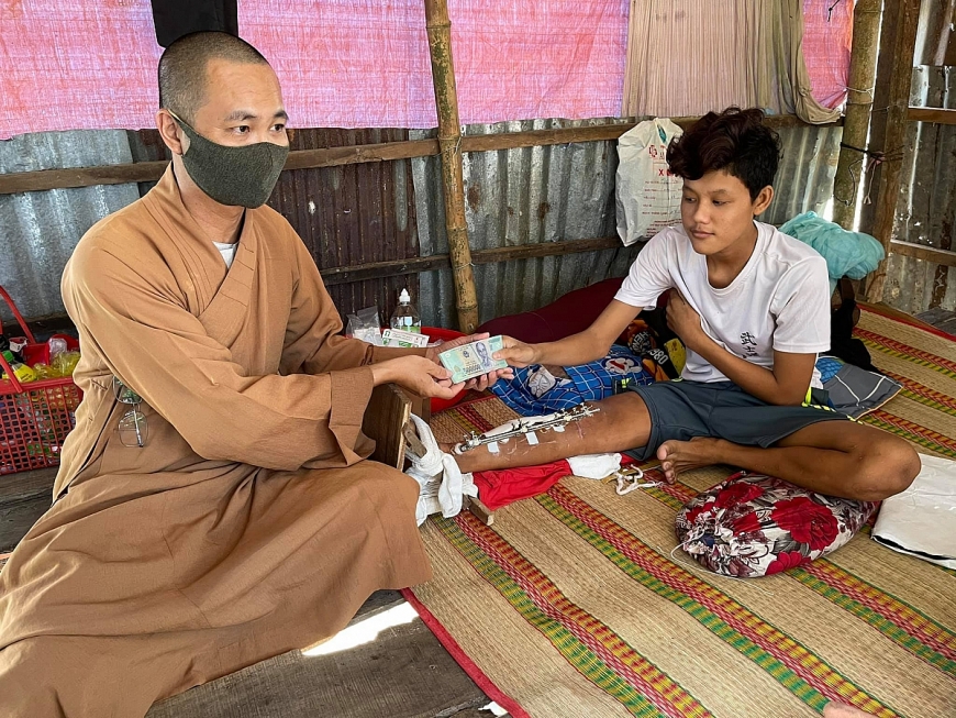 Tấm lòng của sư trụ trì chùa Long Sơn