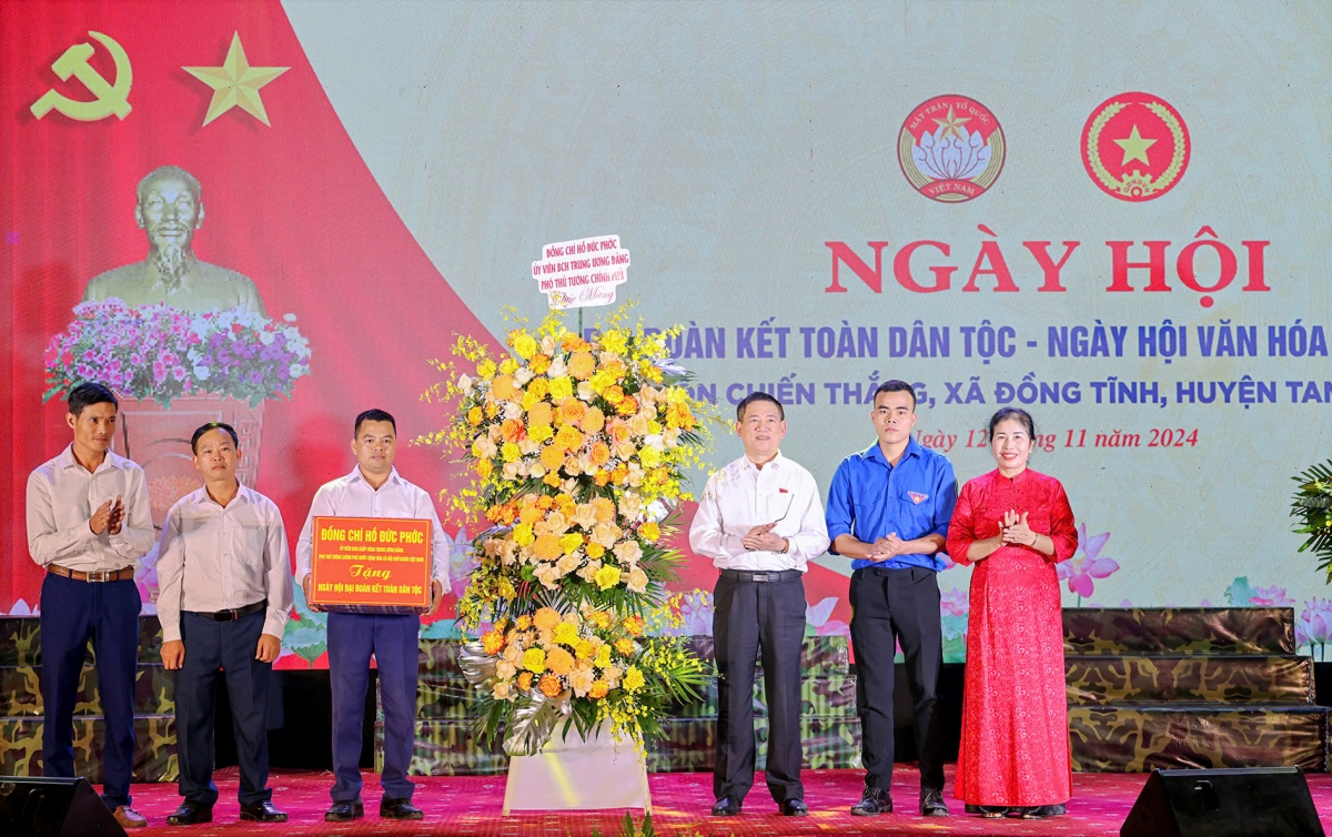 Vĩnh  Phúc: Phó Thủ tướng Hồ Đức Phớc dự Ngày hội Đại đoàn kết toàn dân tộc.