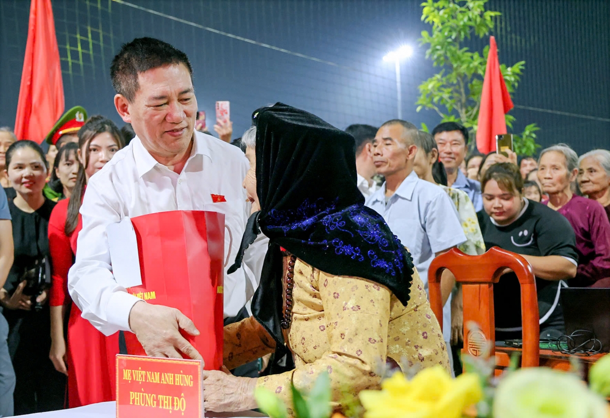 Vĩnh  Phúc: Phó Thủ tướng Hồ Đức Phớc dự Ngày hội Đại đoàn kết toàn dân tộc.