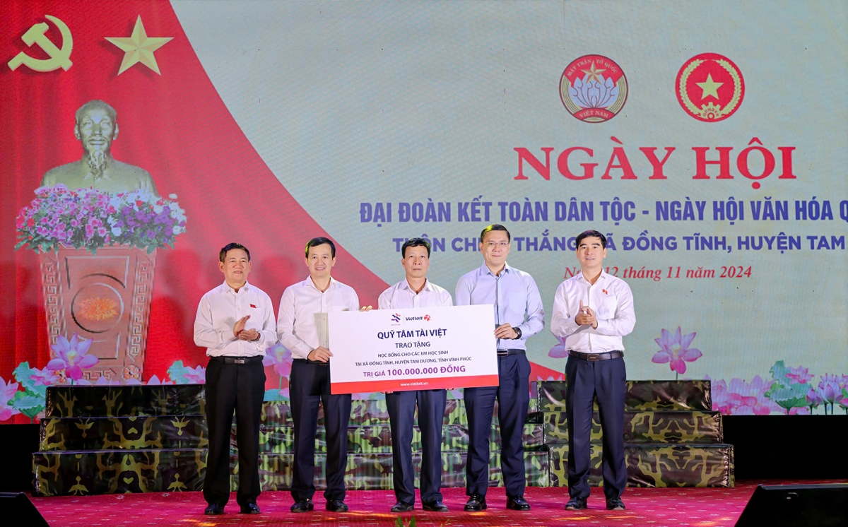 Vĩnh  Phúc: Phó Thủ tướng Hồ Đức Phớc dự Ngày hội Đại đoàn kết toàn dân tộc.