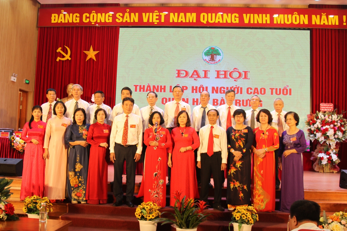 Tiếp tục phát huy tôt truyền thống đơn vị xuất sắc của thành phố