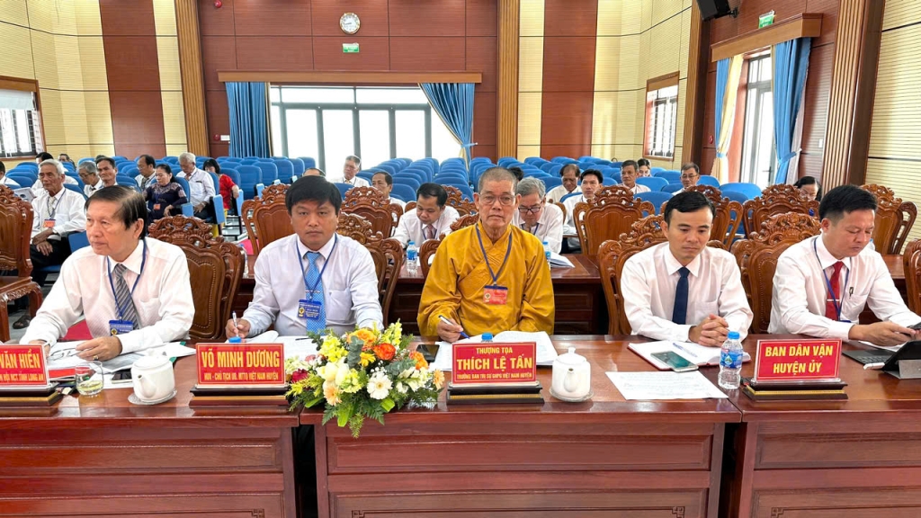 Các đại biểu tham dự Đại hội thành lập Hội NCT huyện Tân Thạnh