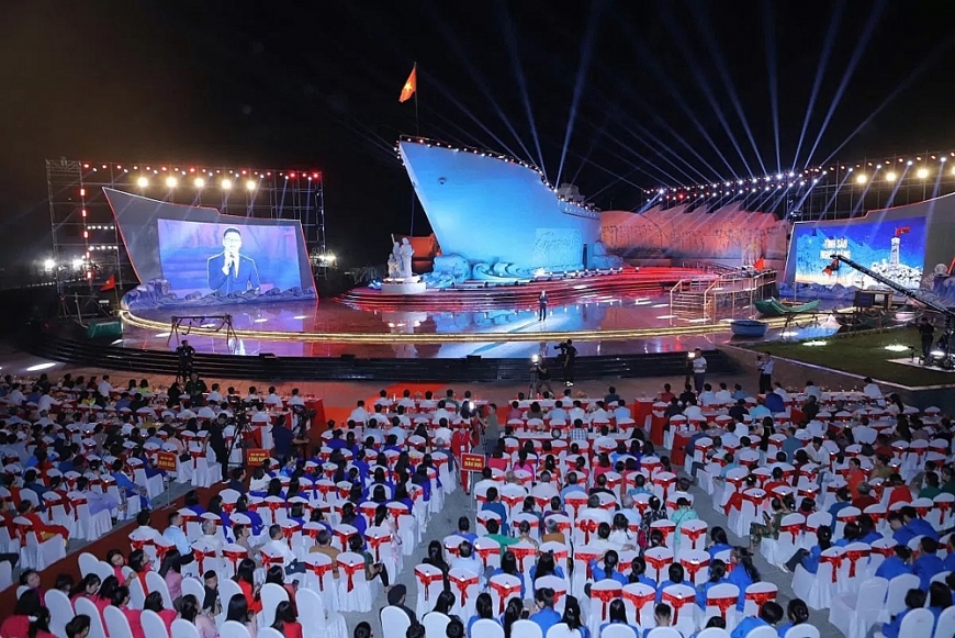 Cầu truyền hình kỷ niệm 70 năm tập kết ra Bắc - Tình sâu nghĩa nặng