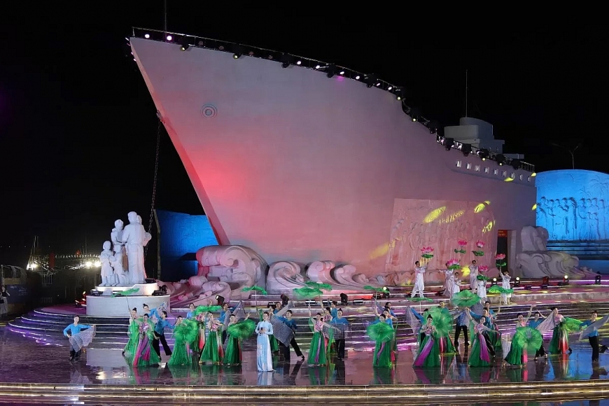 Cầu truyền hình kỷ niệm 70 năm tập kết ra Bắc - Tình sâu nghĩa nặng