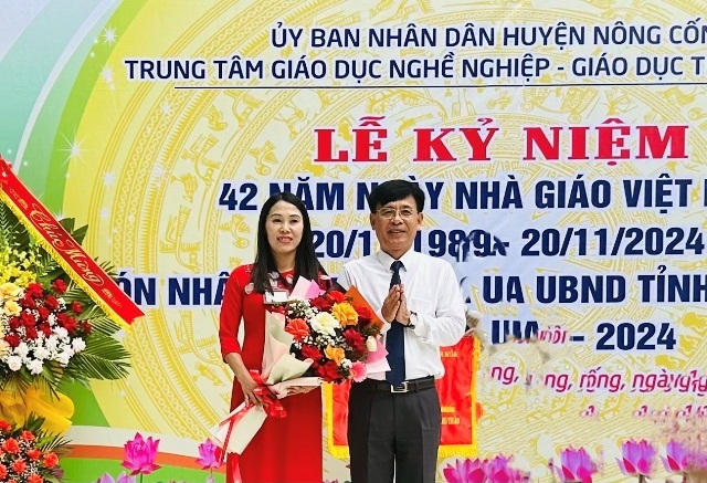 Hãy dạy học bằng tình yêu, bạn sẽ nhận lại bằng tình yêu