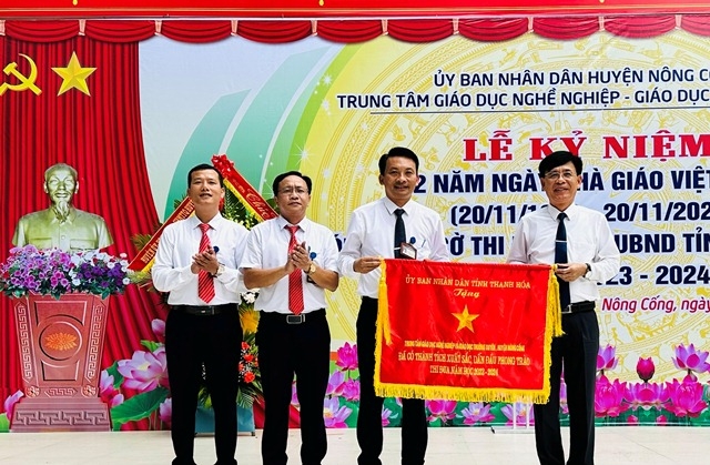 Hãy dạy học bằng tình yêu, bạn sẽ nhận lại bằng tình yêu