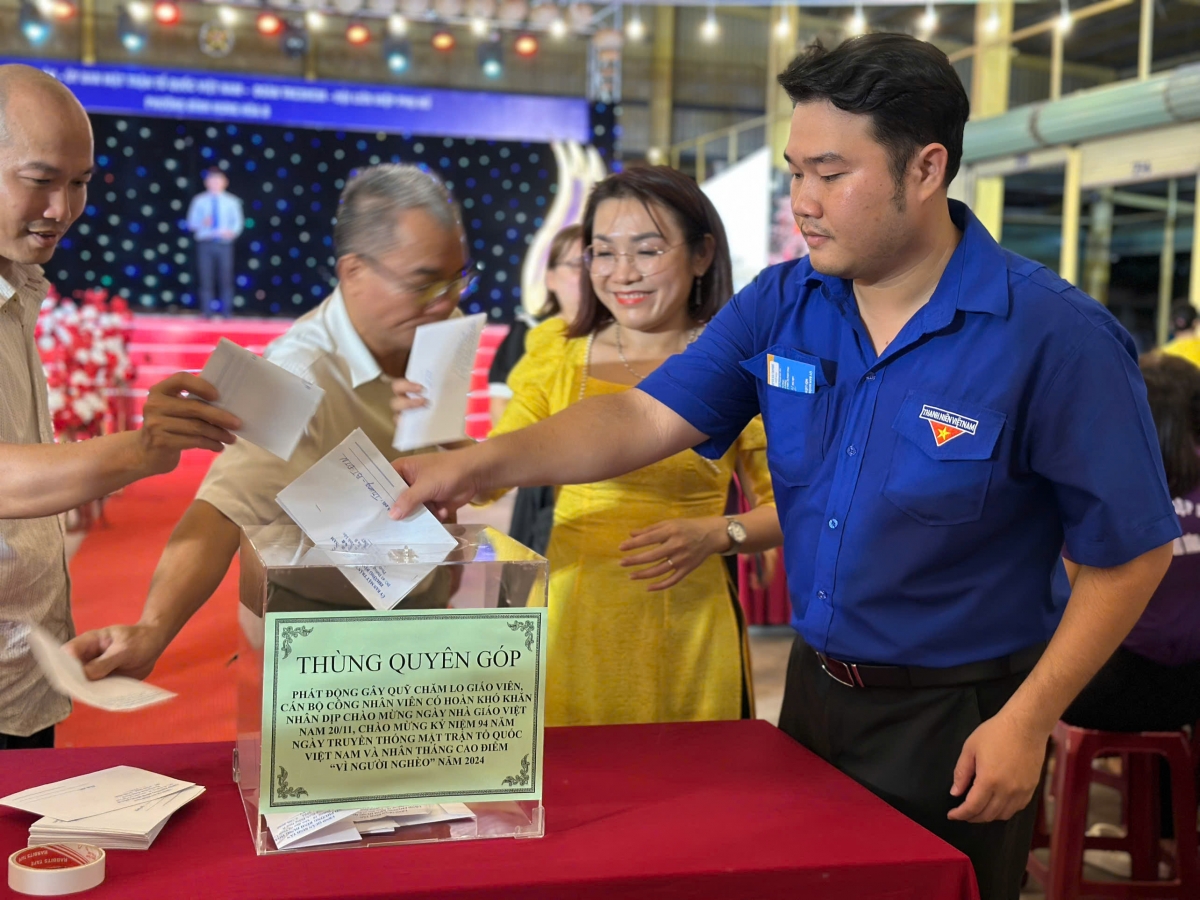 Tổ chức cuộc thi Trình diễn thời trang áo dài truyền thống