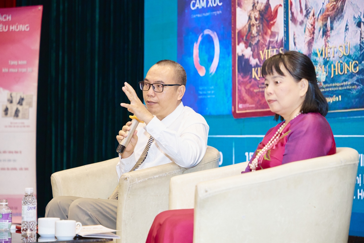 Cảm nghĩ từ người đọc về bộ ba tác phẩm của nhà giáo Trần Việt Quân