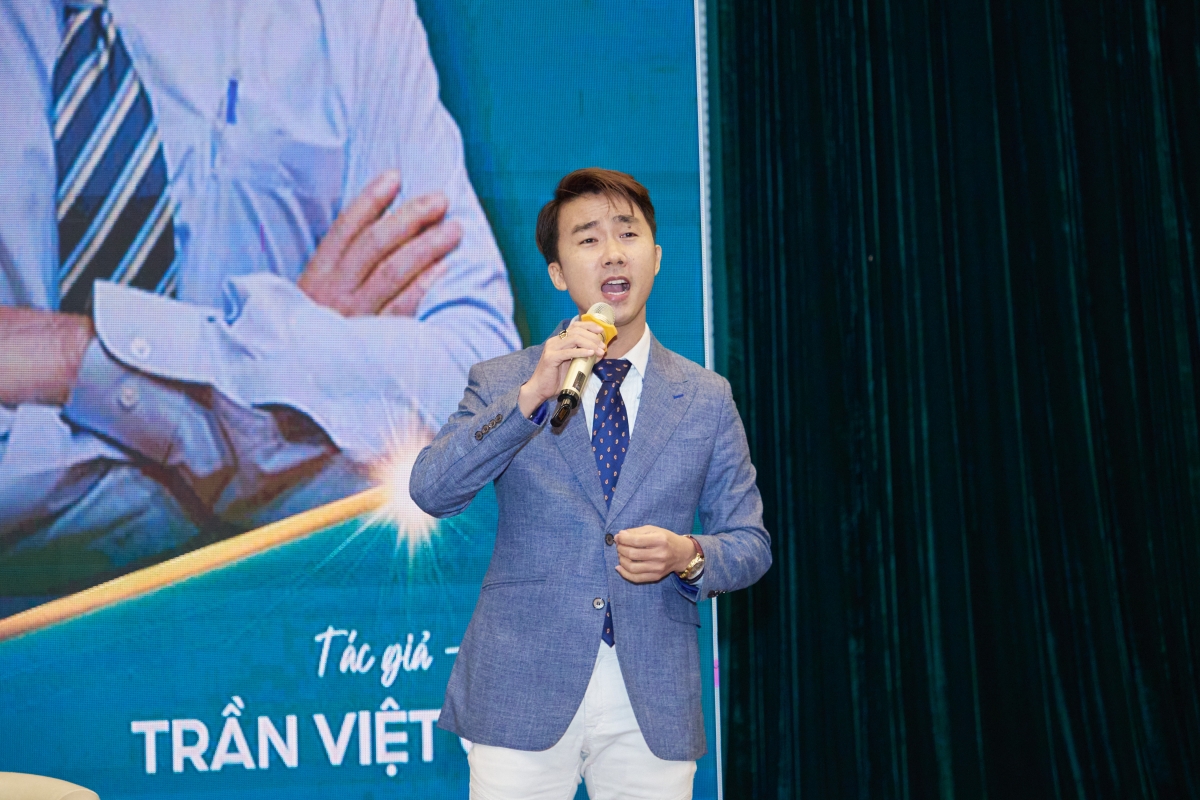 Cảm nghĩ từ người đọc về bộ ba tác phẩm của nhà giáo Trần Việt Quân