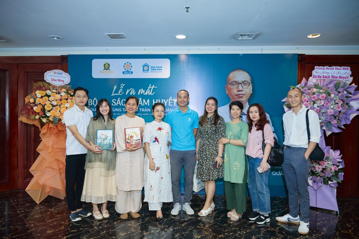 Cảm nghĩ từ người đọc về bộ ba tác phẩm của nhà giáo Trần Việt Quân