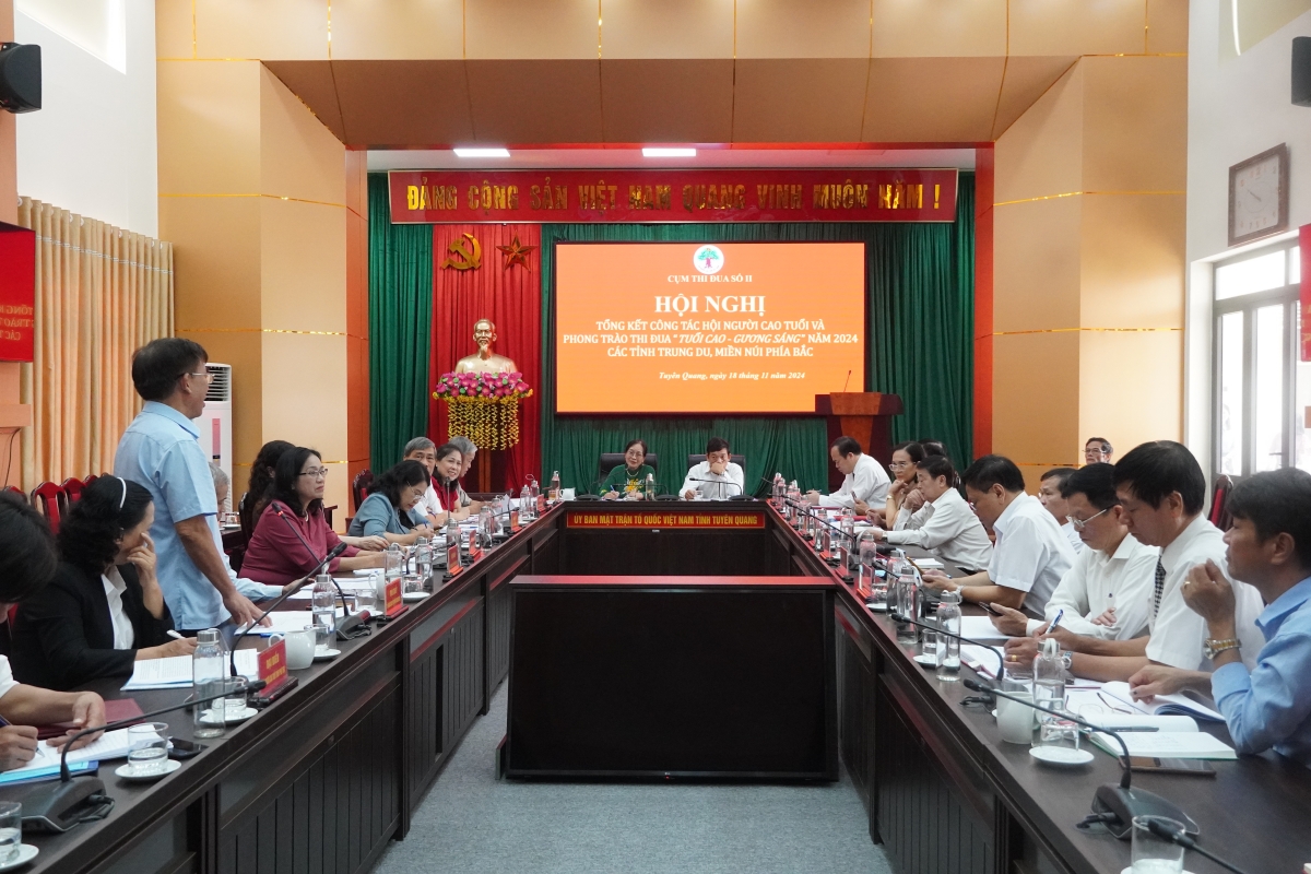 Xây dựng mạng lưới tình nguyện viên chăm sóc NCT cô đơn tại cộng đồng