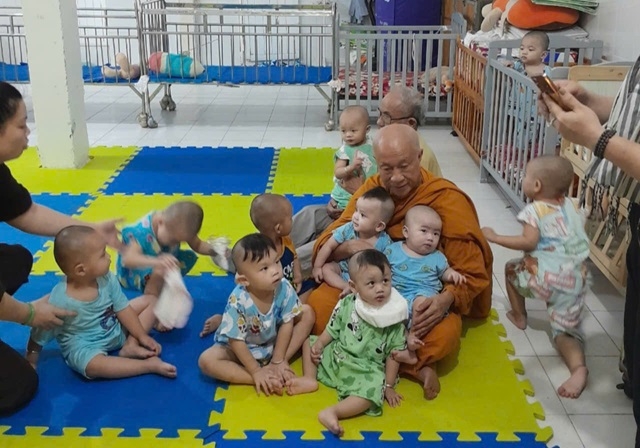 Họp mặt kỉ niệm ngày Nhà giáo Việt Nam năm 2024