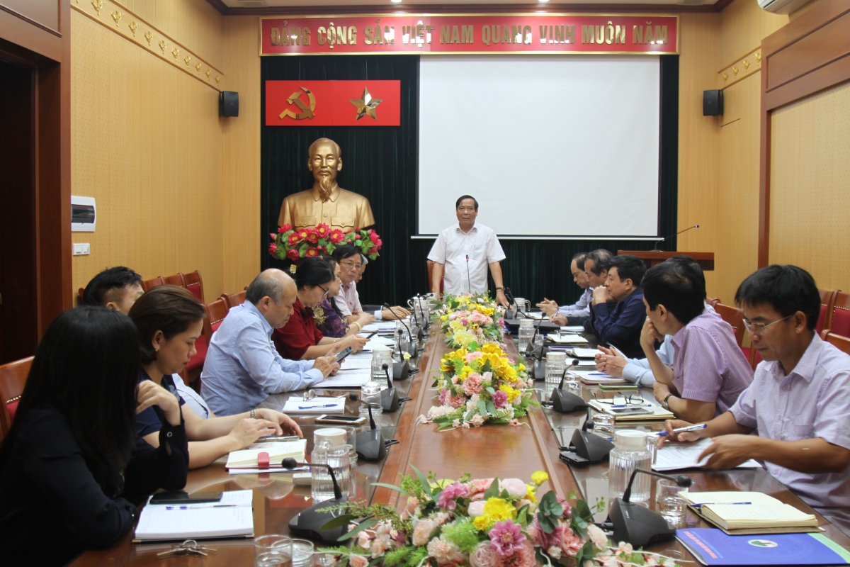 Chủ tịch Nguyễn Thanh Bình chủ trì cuộc họp