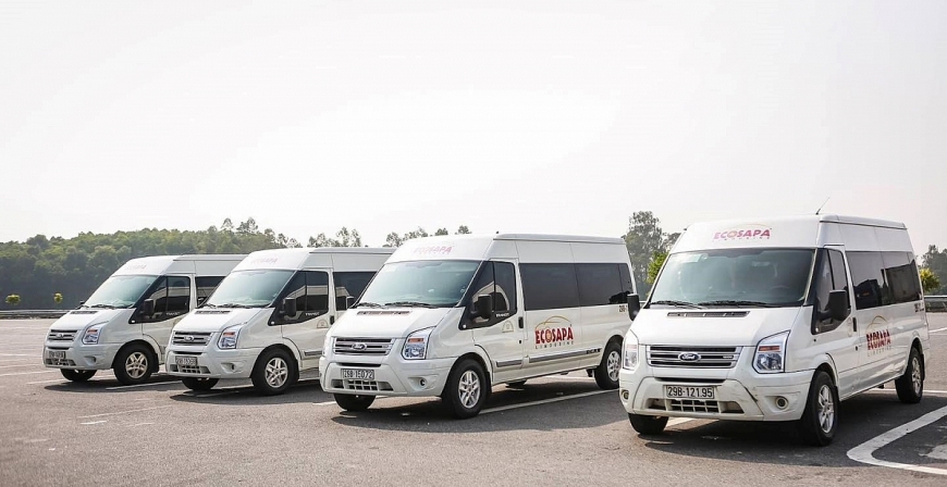Rất nhiều lựa chọn di chuyển với chi phí hợp lý cho du khách đến Sa Pa mùa mây (Ảnh: Eco Sapa Limousine) 