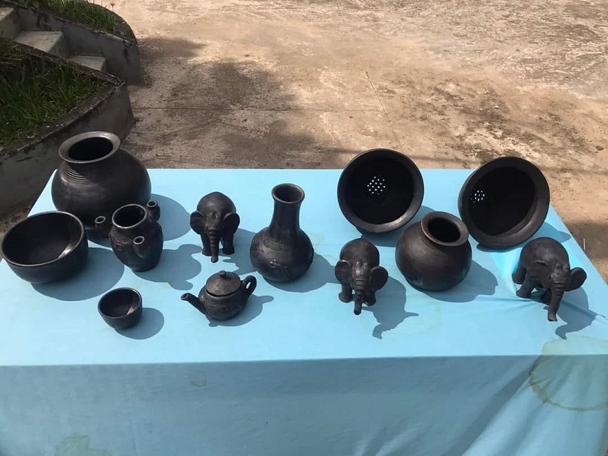 Gốm đen cổ khắc khoải đợi hồi sinh