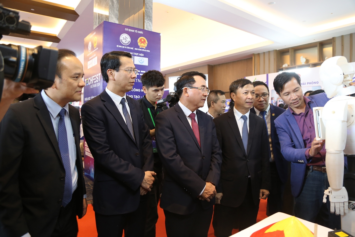 Triển lãm các sản phẩm, dịch vụ khởi nghiệp sáng tạo tại Techfest Việt Nam