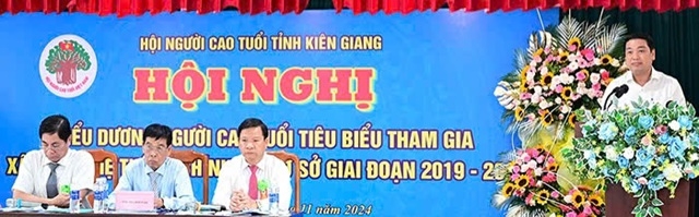 Vinh danh 105 người cao tuổi tham gia xây dựng hệ thống chính trị cơ sở