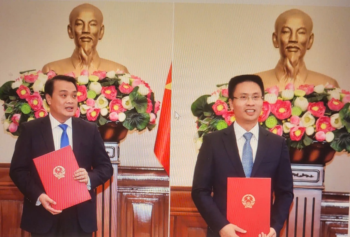 Trao quyết định bổ nhiệm Phó Giám đốc Sở Ngoại vụ TP Hồ Chí Minh và Phó Vụ trưởng Vụ Tổ chức Cán bộ