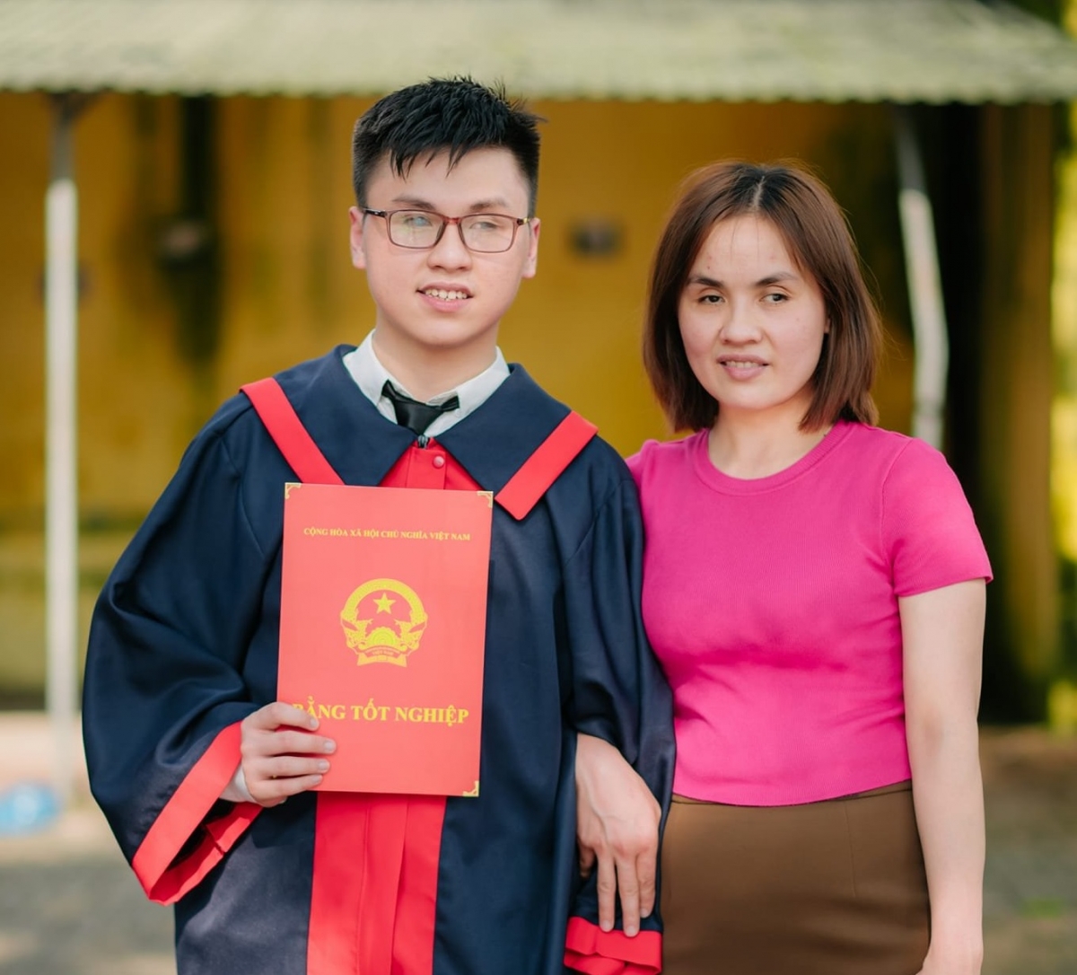 Trưởng thành từ bóng tối