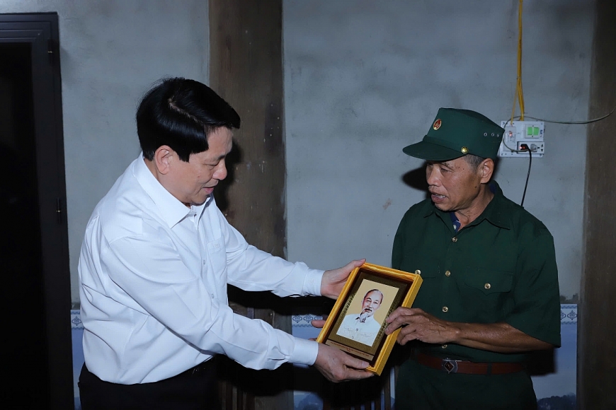 Chủ tịch nước Lương Cường thăm Đồn Biên phòng Bát Mọt