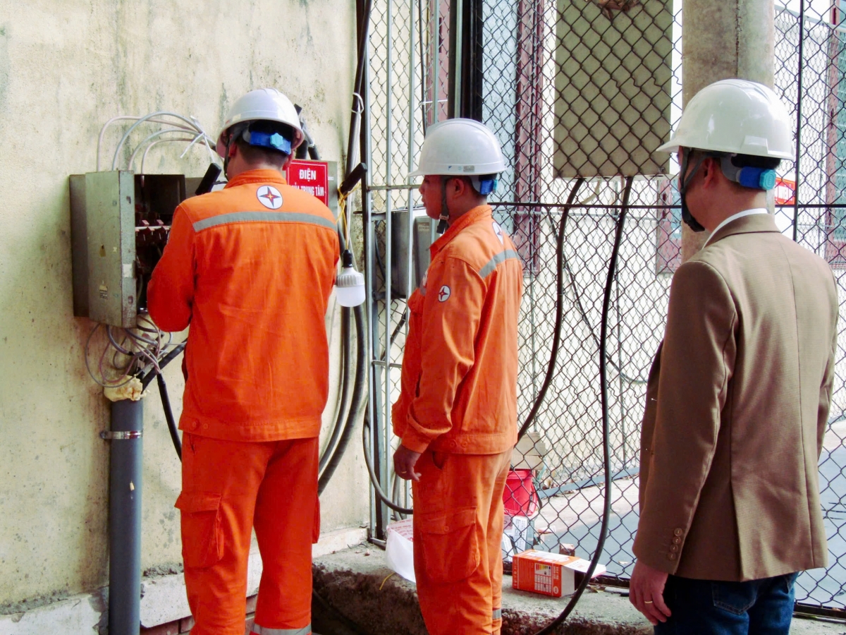 Đảm bảo cấp điện phục vụ sự kiện lãnh đạo Đảng, Nhà nước tiếp xúc cử tri tại huyện Thường Xuân