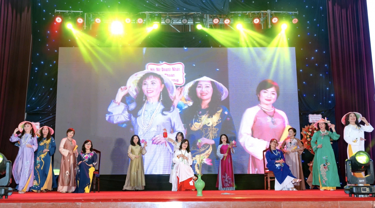 Bình Thuận: Ấn tượng Lễ ra mắt CLB Di sản Áo dài Việt Nam