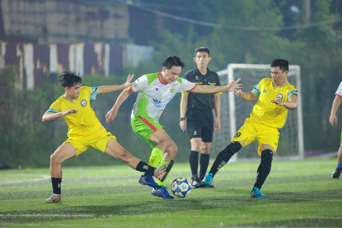 Giao hữu bóng đá giữa CLB bóng đá cộng đồng doanh nghiệp Quảng Ngãi và CLB bóng đá Tịnh An