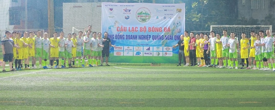 Giao hữu bóng đá giữa CLB bóng đá cộng đồng doanh nghiệp Quảng Ngãi và CLB bóng đá Tịnh An