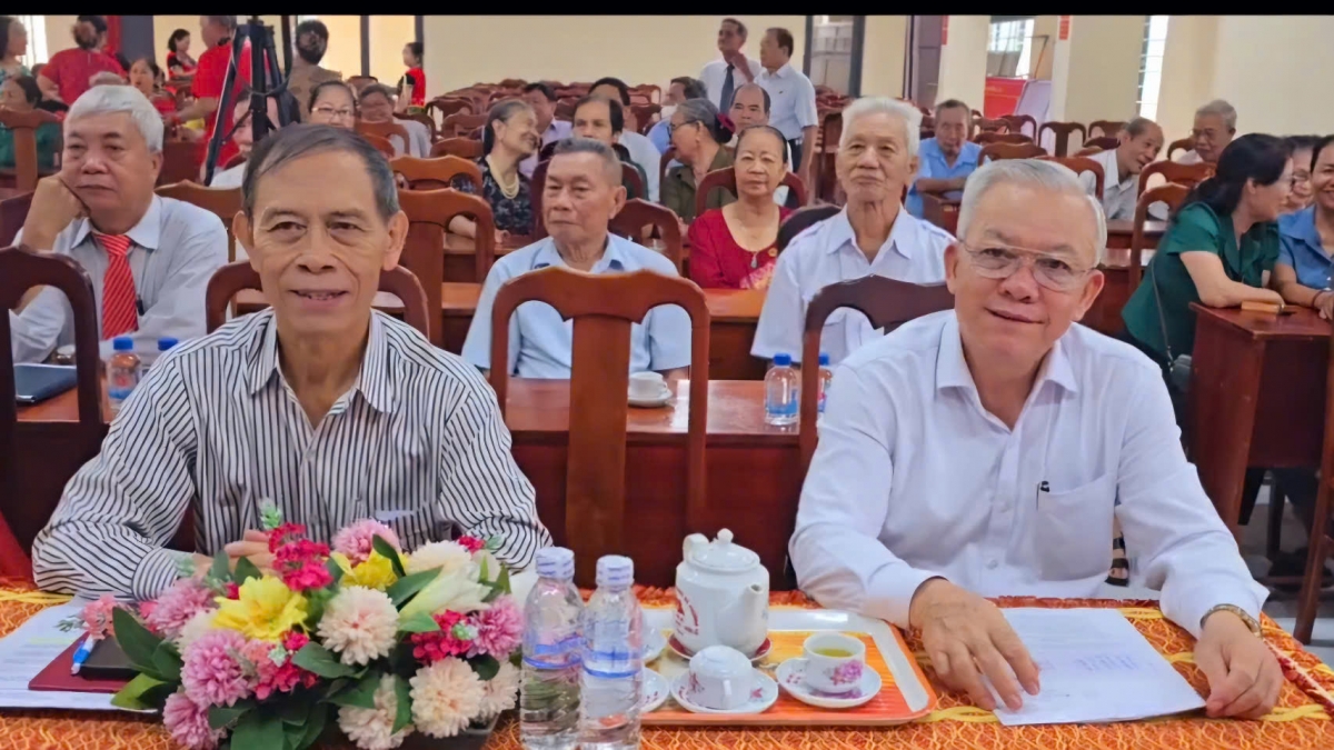 Ra mắt CLB Liên thế hệ tự giúp nhau khu phố 3, tổng kết công tác Hội năm 2024