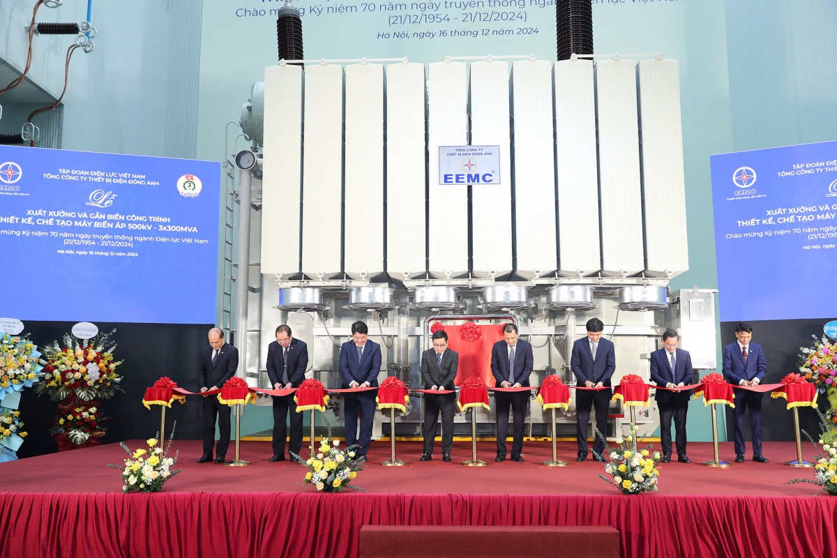 Lễ gắn biển công trình chào mừng 70 năm Ngày Truyền thống ngành Điện lực Việt Nam