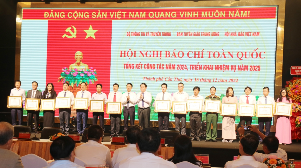 Báo chí đổi mới, kiến tạo cùng bước vào “Kỷ nguyên mới – Đất nước vươn mình”