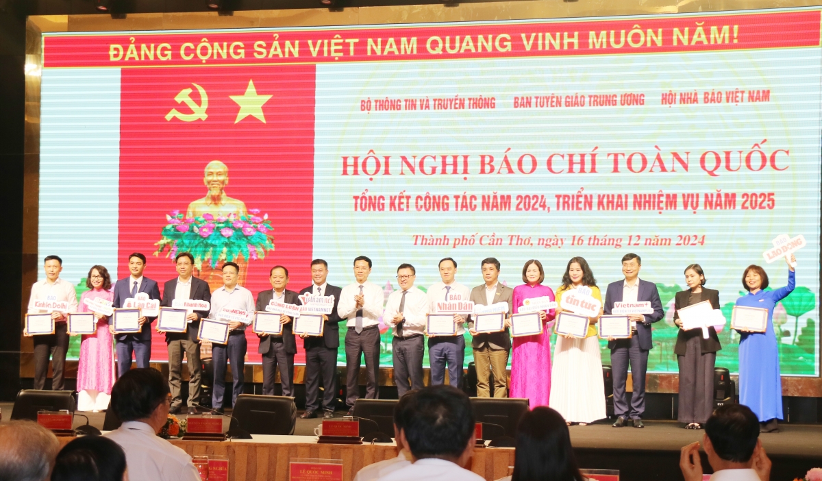 Báo chí đổi mới, kiến tạo cùng bước vào “Kỷ nguyên mới – Đất nước vươn mình”