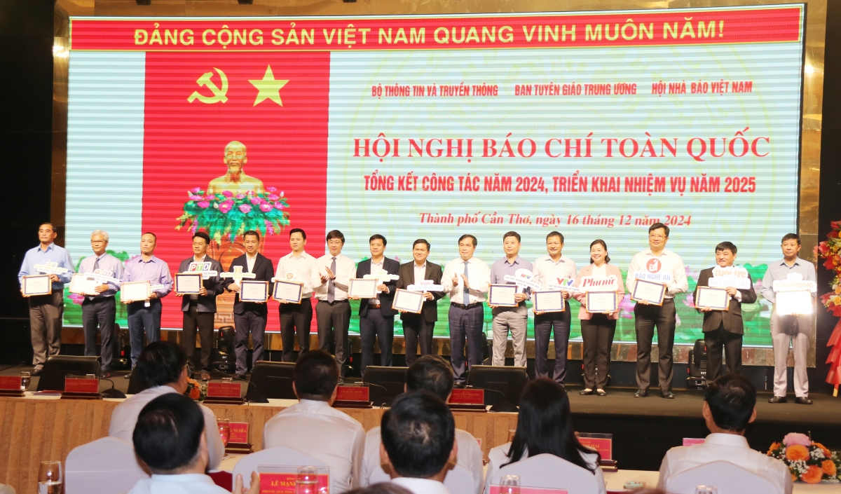 Báo chí đổi mới, kiến tạo cùng bước vào “Kỷ nguyên mới – Đất nước vươn mình”