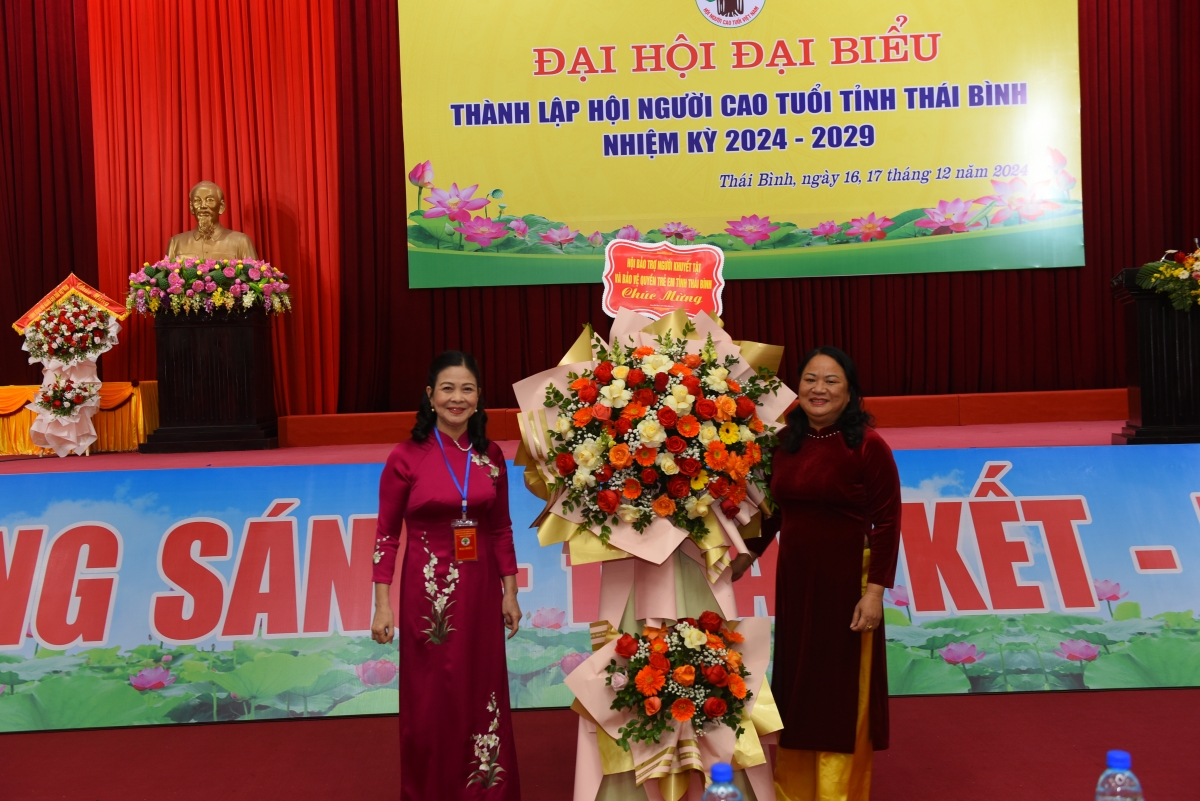 Chung sức xây dựng quê hương Thái Bình giàu đẹp văn minh