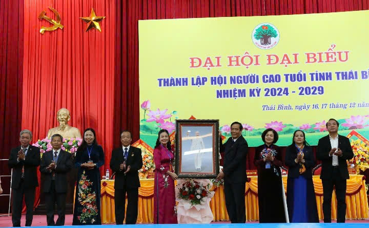 Chung sức xây dựng quê hương Thái Bình giàu đẹp văn minh