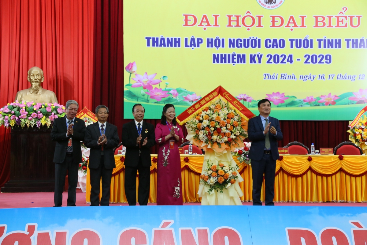 Chung sức xây dựng quê hương Thái Bình giàu đẹp văn minh